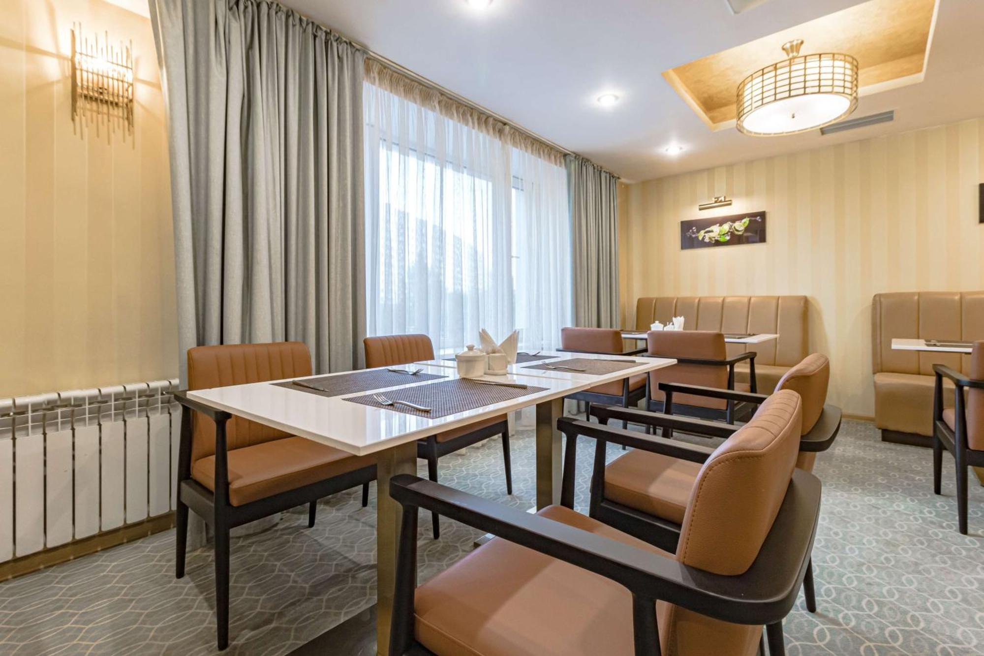Best Western Plus Astana Hotel Exterior foto