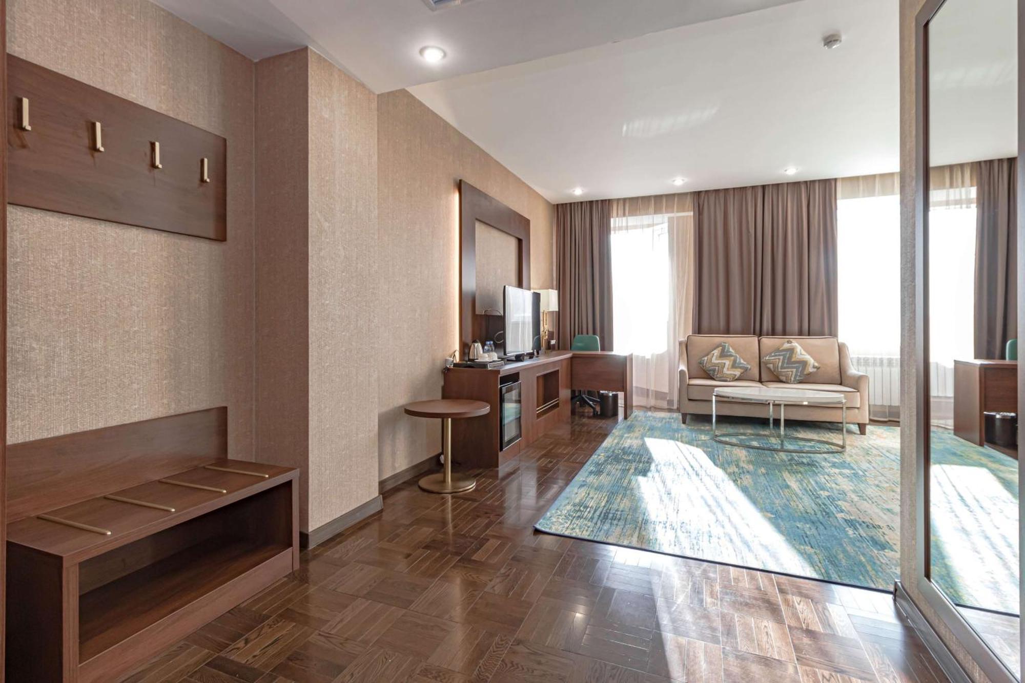 Best Western Plus Astana Hotel Exterior foto